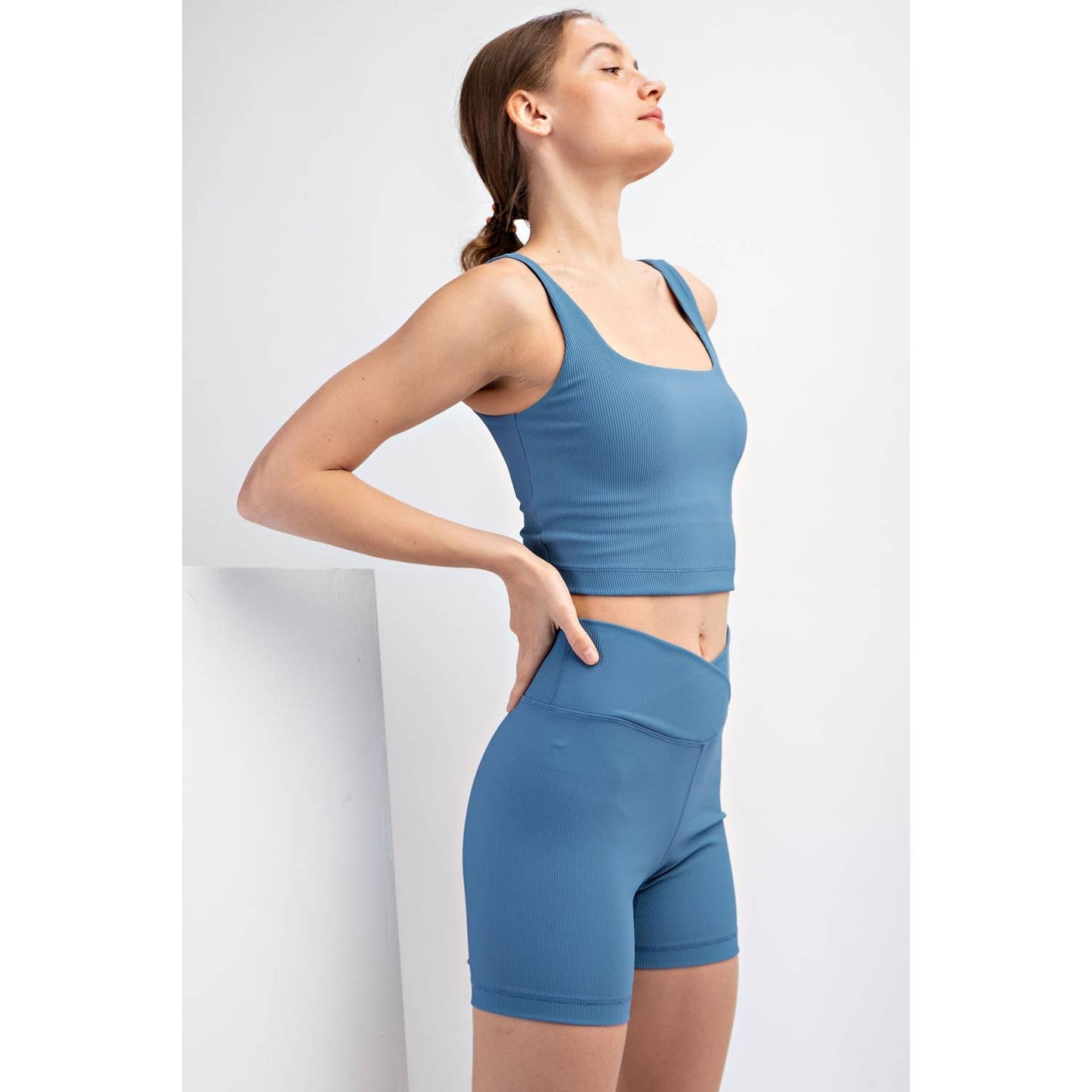 NYLON RIB SQUARE NECK SLEEVELESS CROP TOP